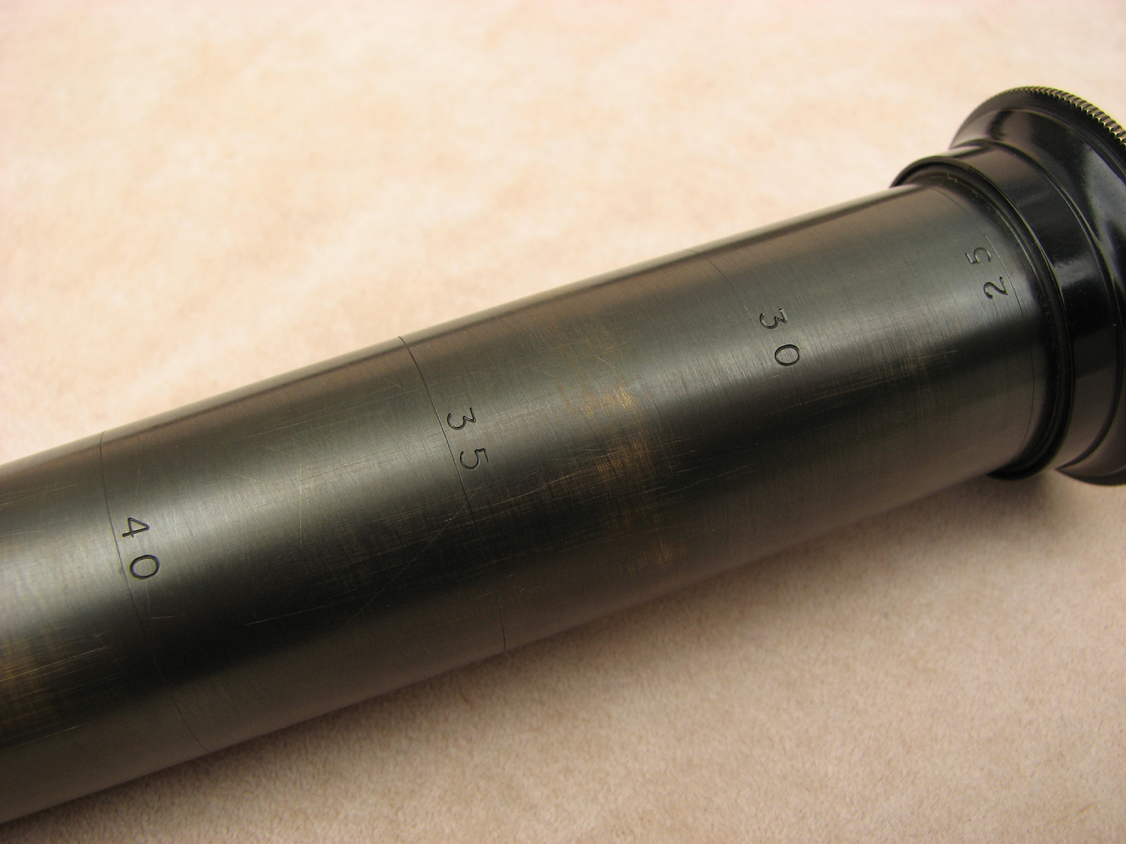 Dollond 'The Target' pancratic field telescope to 40x magnification